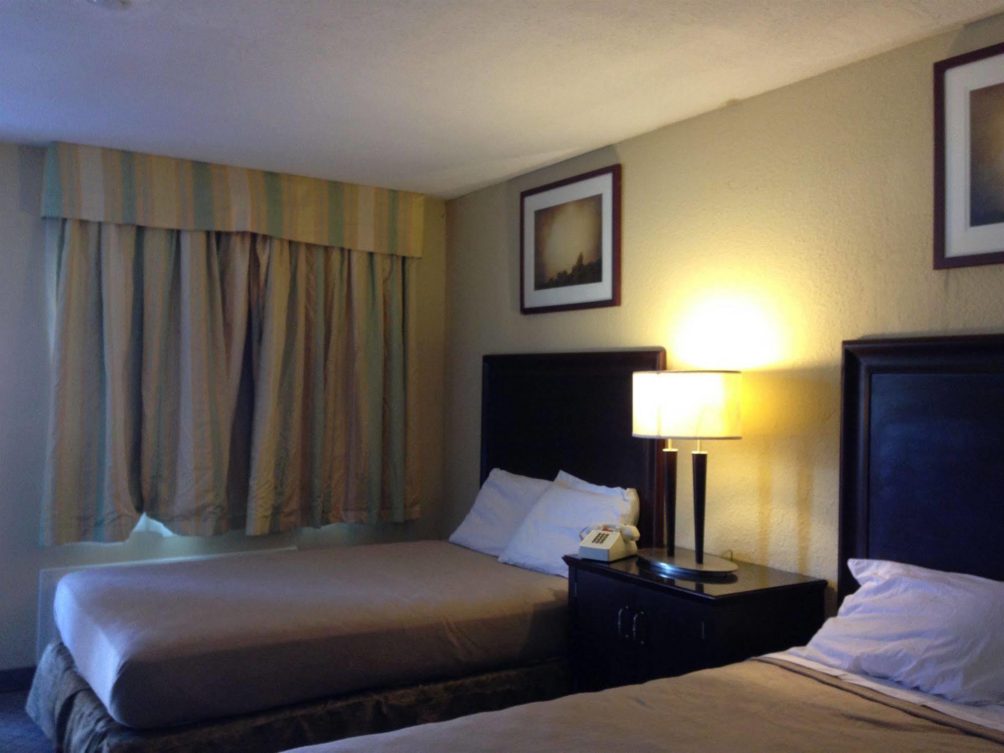Travel Inn & Suites Humble Exterior photo